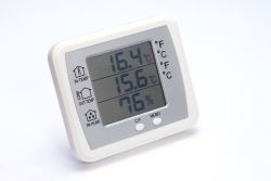 Ein Hygrometer, das ideale Feuchtigkeitsmessgerät, wenn Sie die Luftfeuchtigkeit im Haus messen möchten